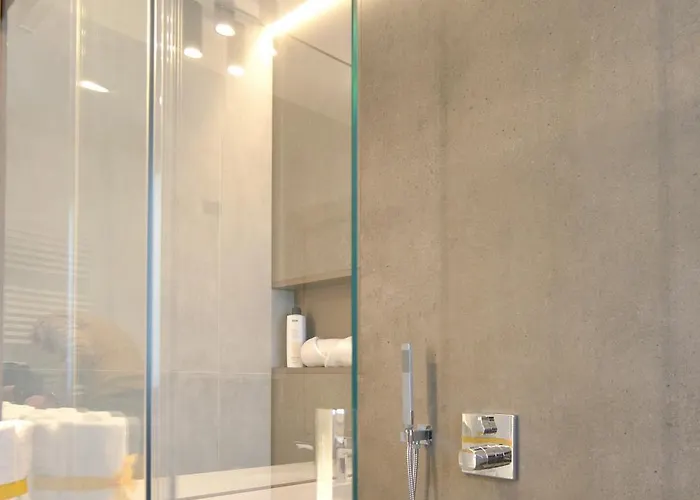 Origini Holidays Πανσιόν